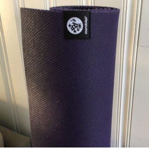 yoga mat manduka x enrollado